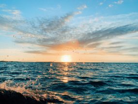 初日の出の画像